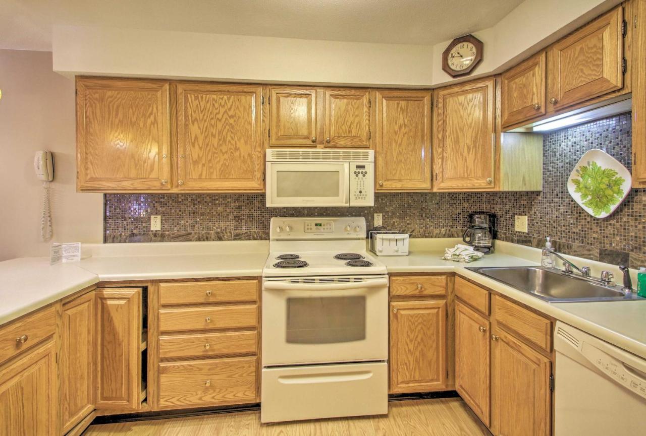 Lincoln Resort Condo With Pool Access - Near Hiking! 외부 사진